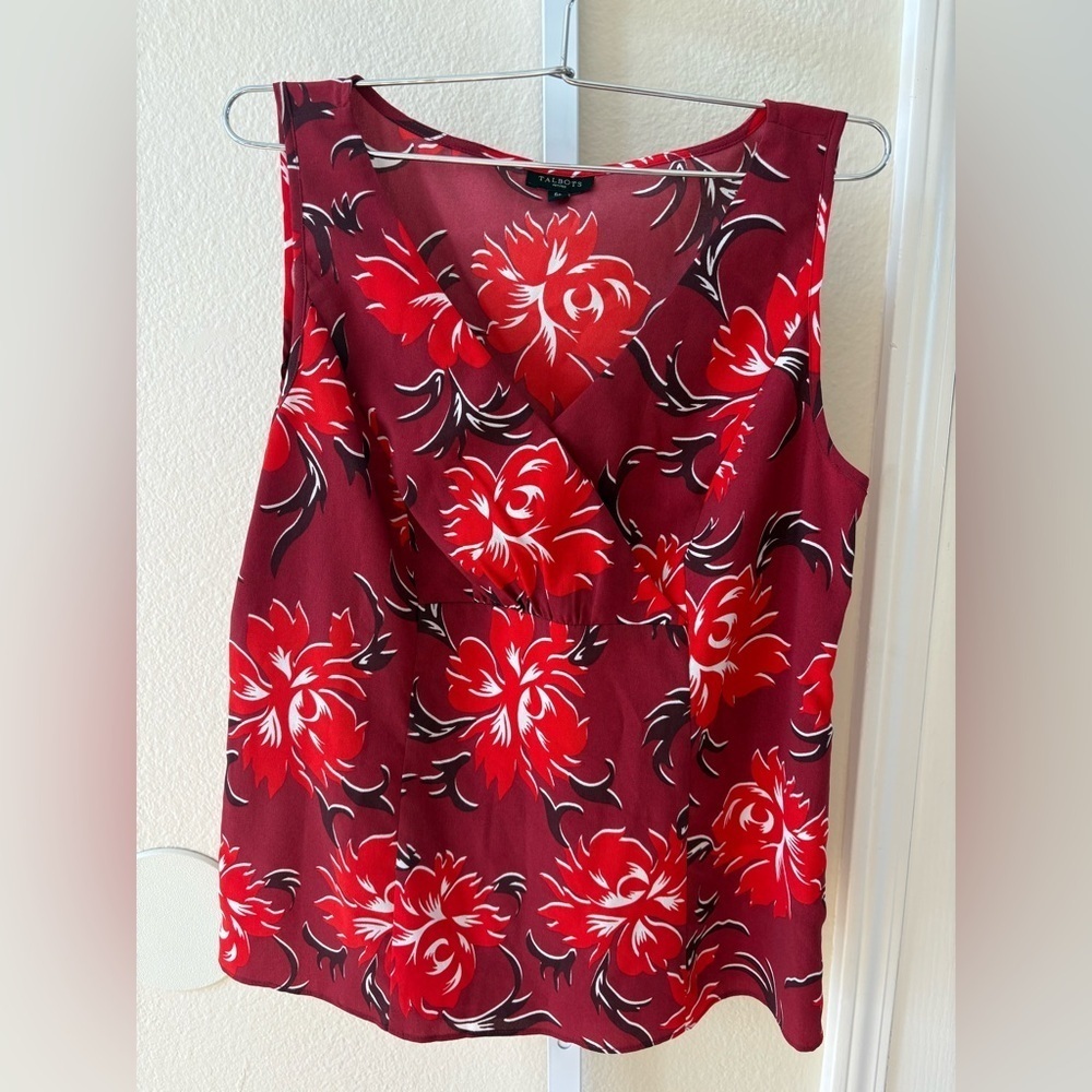 Talbots Red Sleeveless Floral V-Cut Blouse - Size 6P